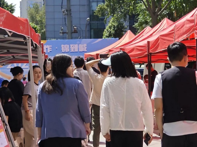 “家門(mén)口”的一站式服務(wù)！瑞方人力助力打造火車(chē)南站街道錦官新城社區(qū)特色就業(yè)IP 第2張